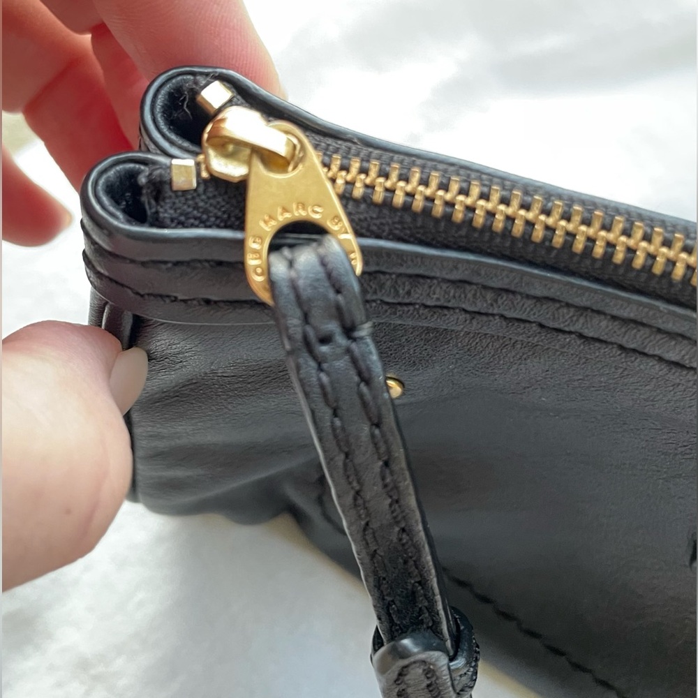 Marc by Marc Jacobs GUC Black Leather Zippered Wristlet Clutch Purse w/ Dust Bag - Picture 2 of 13